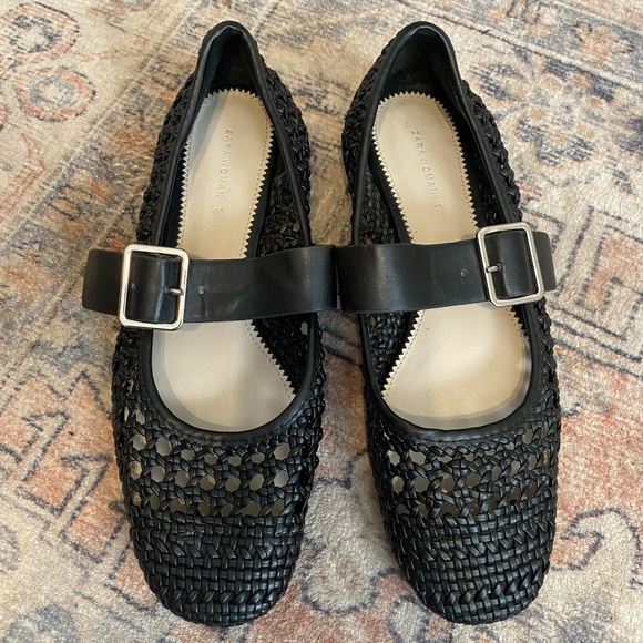 ZARA WOMAN LEATHER BASKET WEAVE MARYJANE FLATS Sz 40 (9) - Picture 1 of 8